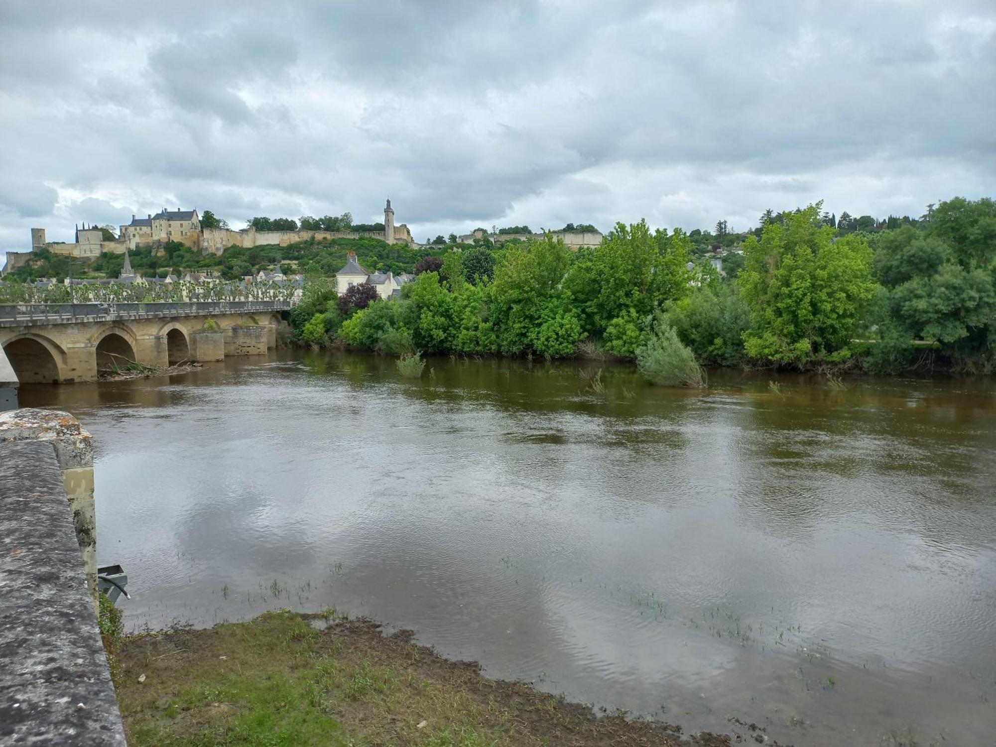 Agreable Maison De Ville Au Coeur De Chinon Dış mekan fotoğraf