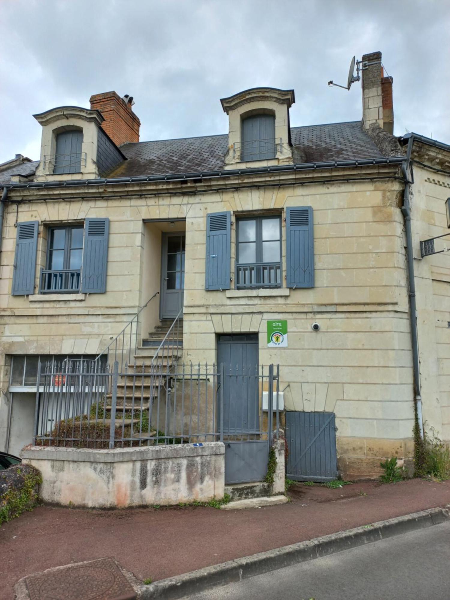 Agreable Maison De Ville Au Coeur De Chinon Dış mekan fotoğraf